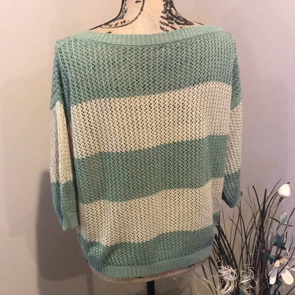 Gorgeous Top - Picture 3 of 3